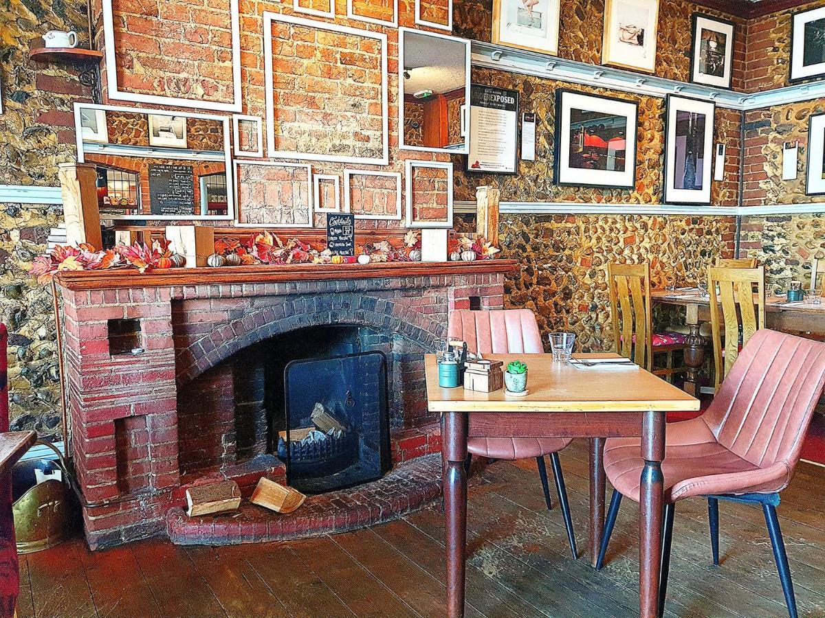The Red Lion Hotel Cromer Exteriér fotografie The interior of the restaurant